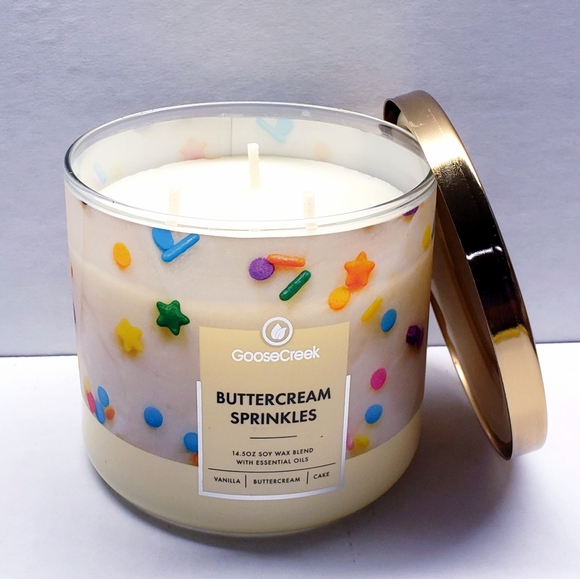 Goose Creek BUTTERCREAM SPRINKLES Large 3-Wick Scented Candle, 14.5 oz - Picture 2 of 5
